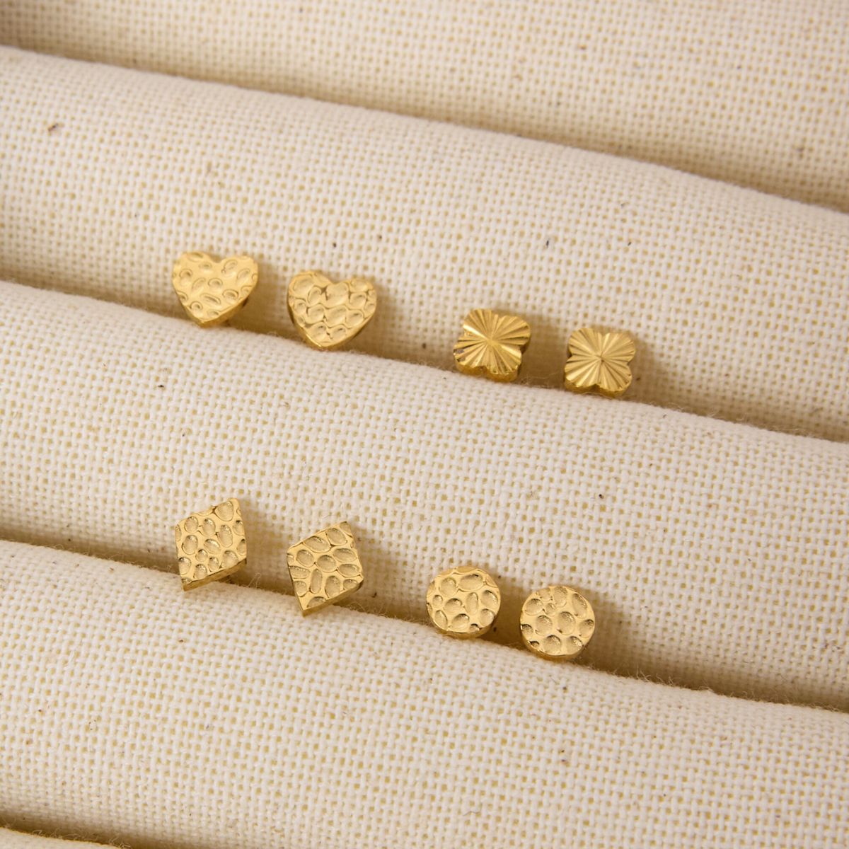 Hamret Stud Øreringe 18K Guldbelagt Rund