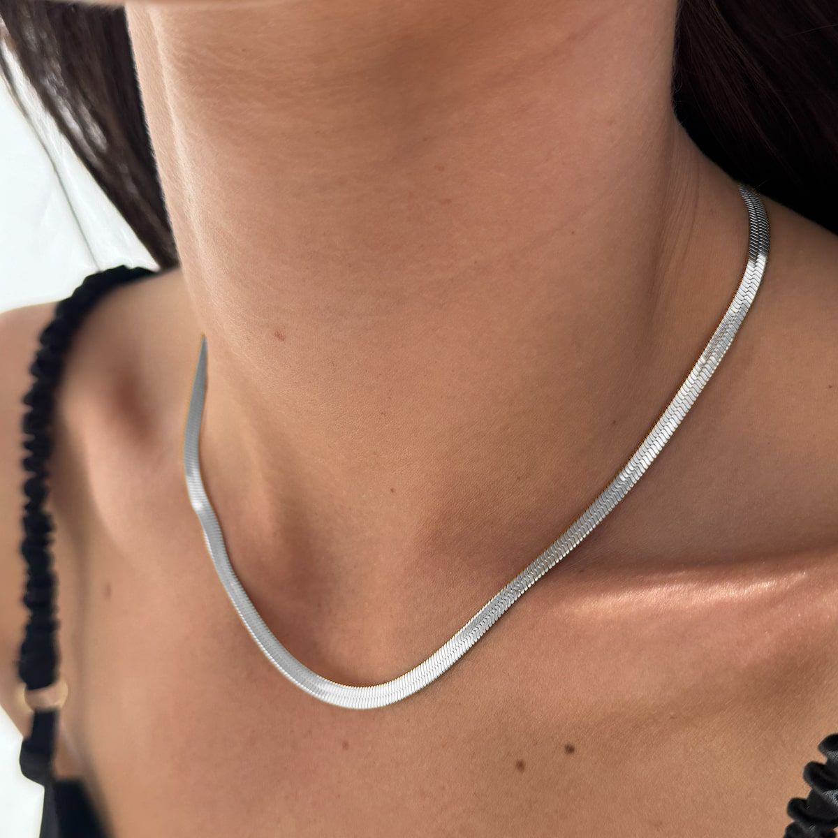 Flad Slangekæde Sølvfarvet 4mm