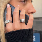 Krystal Bogstav Firkantet Signet Ring Sølvfarvet