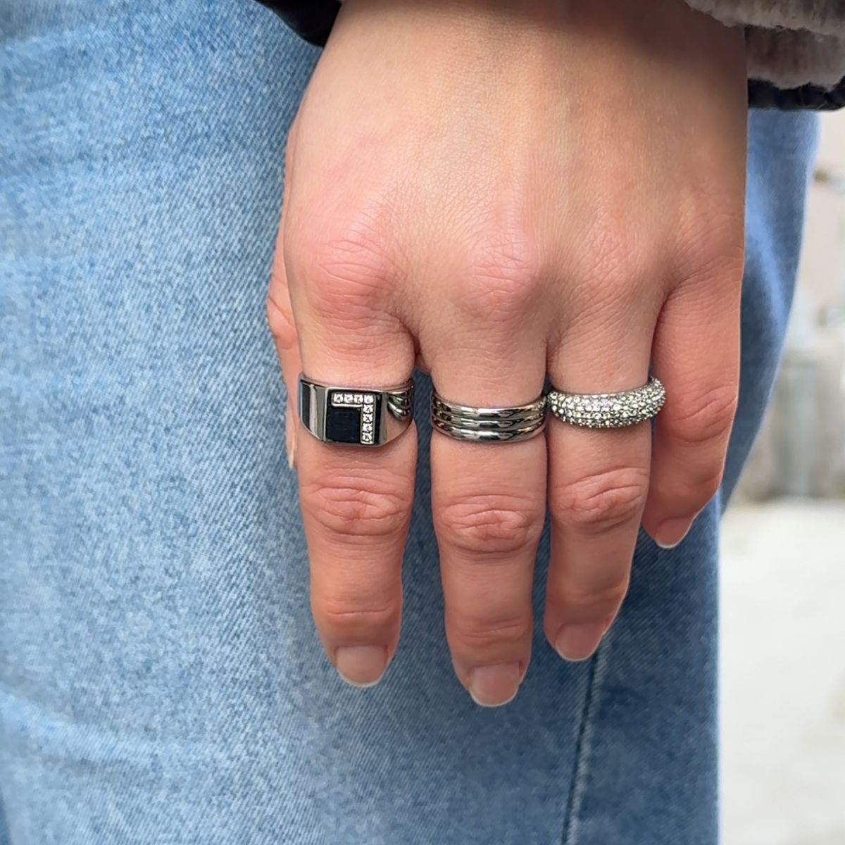 Krystal Bogstav Firkantet Signet Ring Sølvfarvet