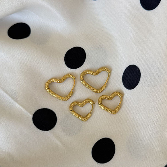 Scoria Heart Creoler 18K Guldbelagt Sæt (uge 27)
