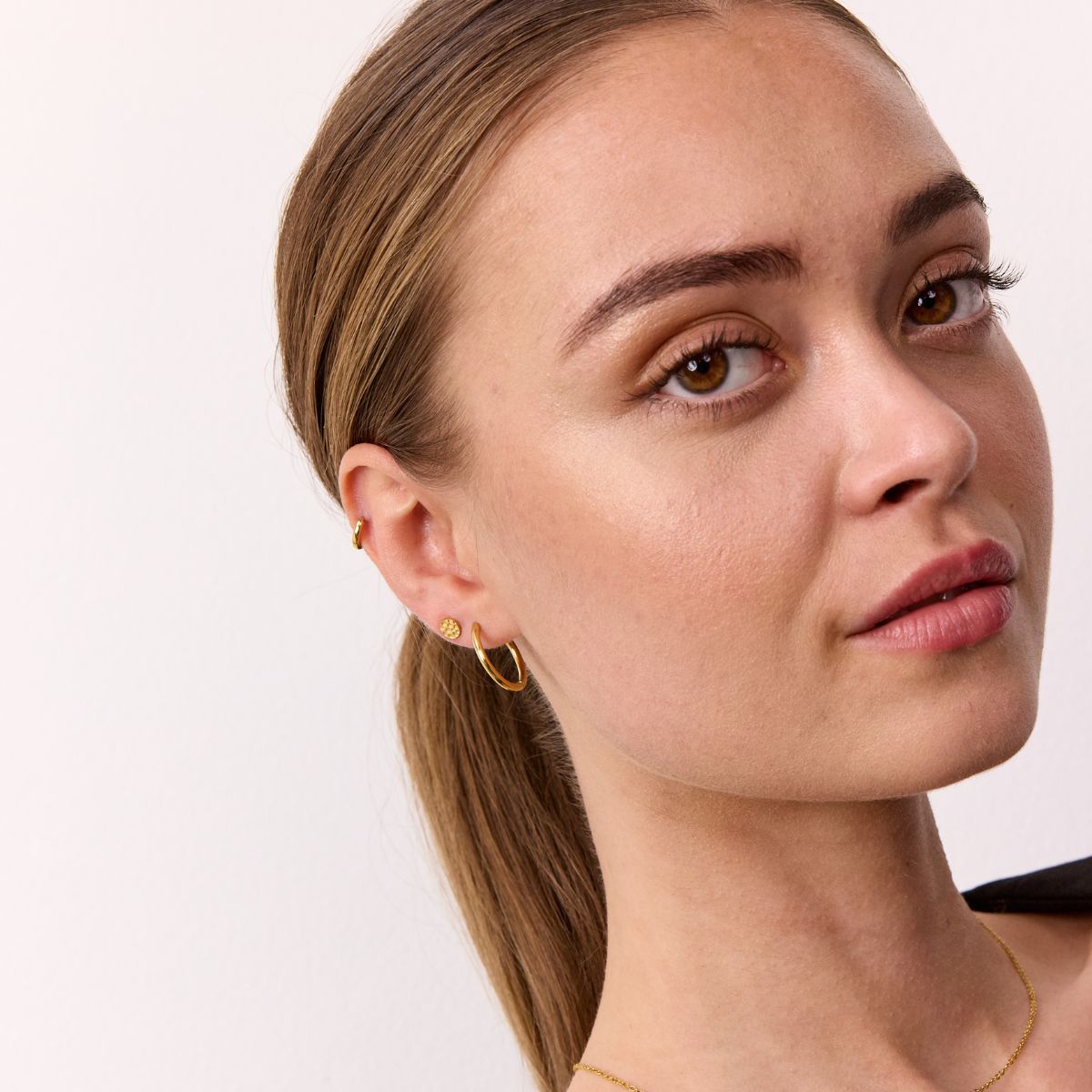 Hamret Stud Øreringe 18K Guldbelagt Rund