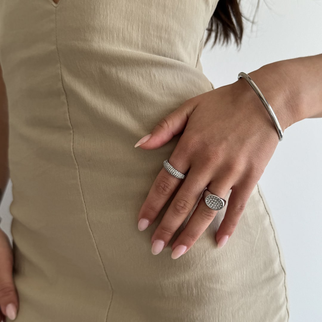 Oval Dome Bangle Sølvfarvet