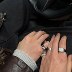 Krystal Bogstav Firkantet Signet Ring Sølvfarvet