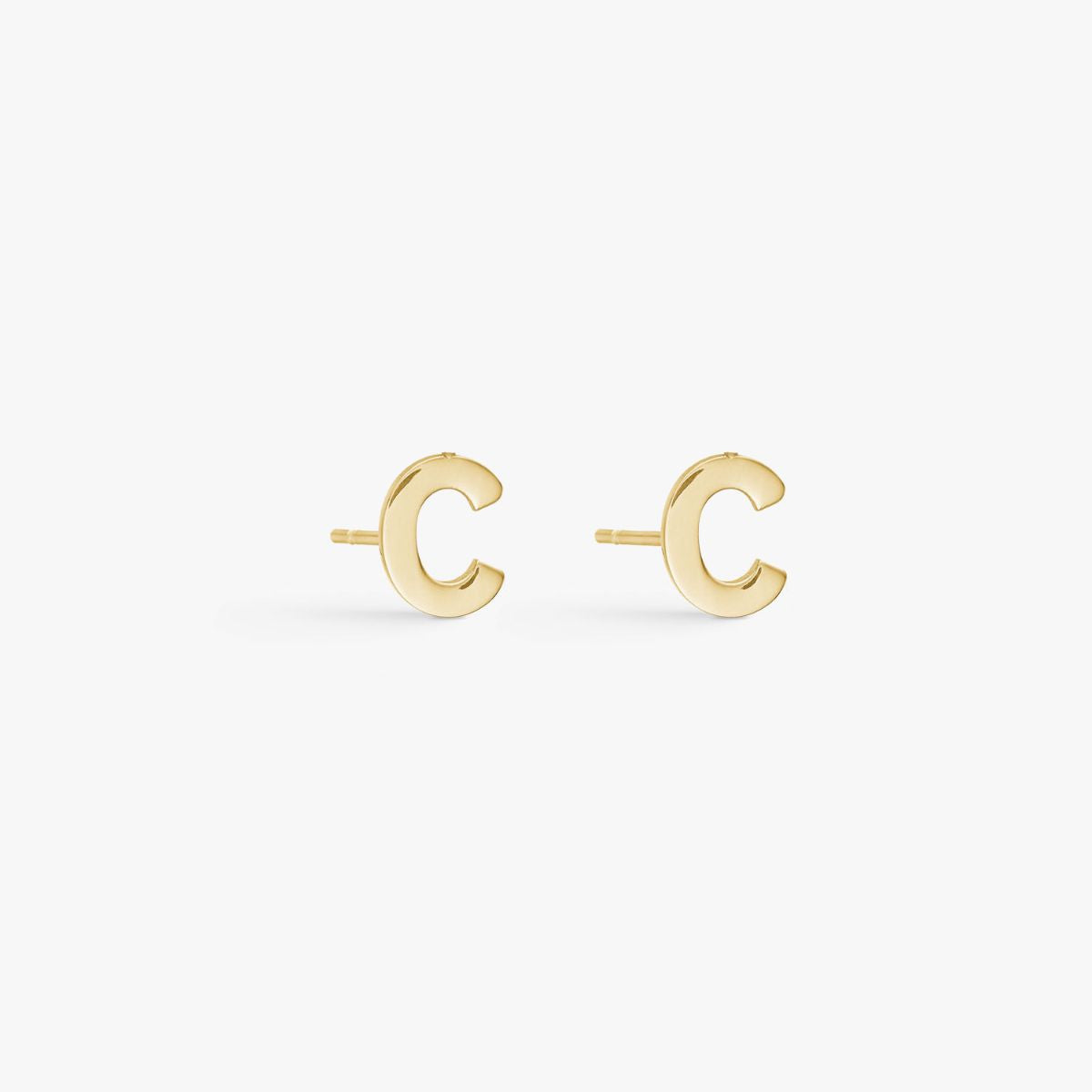 Camilla Krøyer Jewellery Classic Bogstav Stud Øreringe 18K Guldbelagt Mini