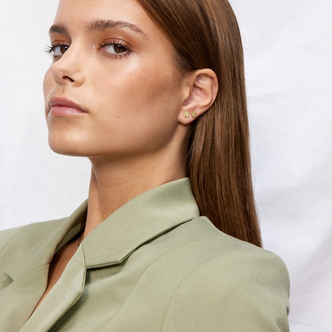 Hamret Stud Øreringe 18K Guldbelagt Rund Camilla Krøyer Jewellery