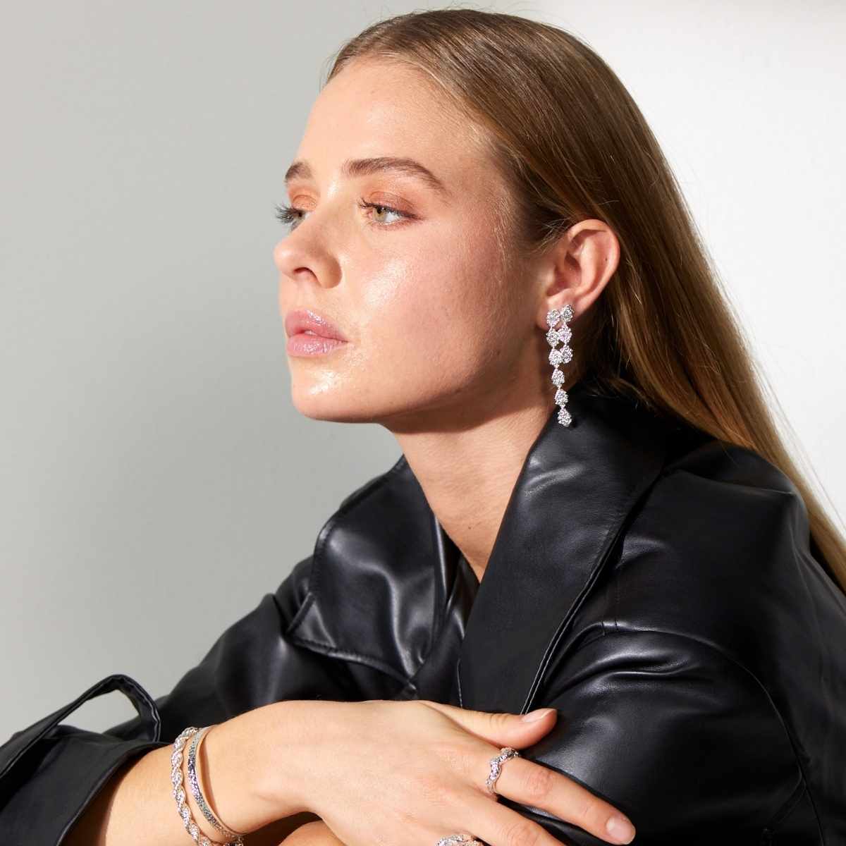 Scoria Dangler øreringe 925S Sølvbelagt Lang Camilla Krøyer Jewellery